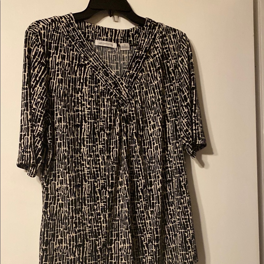 Liz Claiborne Black and White 3/4 Sleeve Pleated Blouse